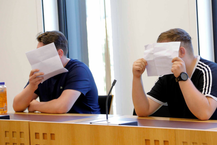 Die Angeklagten Eric T. und Marcel G. im Juli vor Gericht. Der dritte im Bunde (Max P.) fehlte damals wegen Krankmeldung.