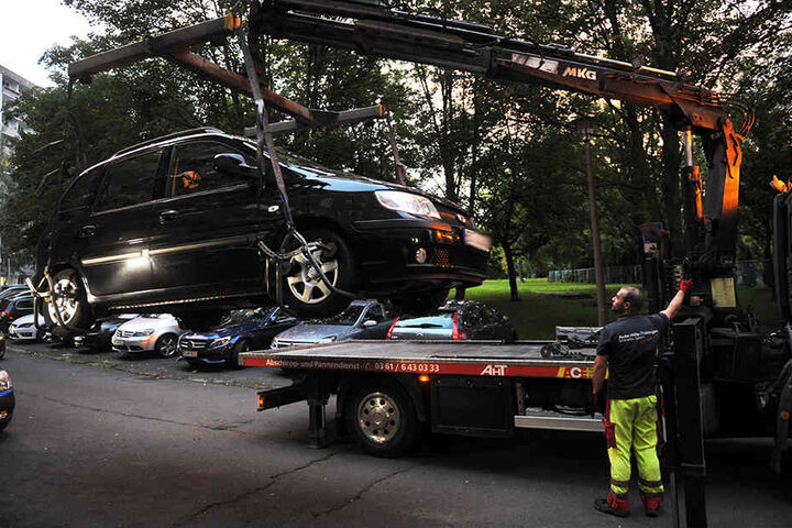 Einige Autos wurden bei der Kontrolle auch abgeschleppt.