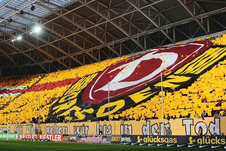 Schwarz-Gelb die Choreos der Fans. Diese Farben tragen viele Fans auch im Herzen.