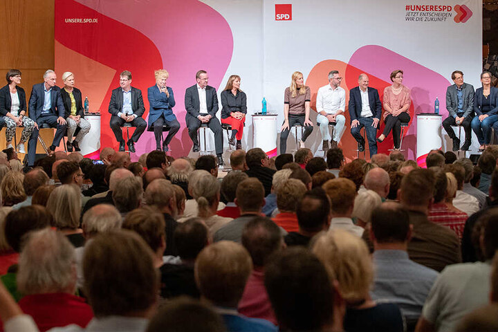 Die Säle bei den Castings für den SPD-Vorsitz sind gut gefüllt. Pistorius und sie hätten früh für Änderungen bei den Veranstaltungen geworben, sagt Köpping.