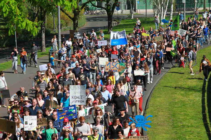Einige Hundert Menschen nahmen am Karfreitag in Köln an der Demo teil.