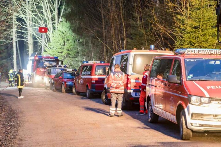 Etwa 100 Einsatzkräfte waren bei der Rettung dabei.