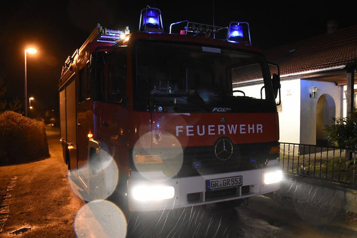 Gegen 18.10 Uhr musste die Feuerwehr wegen eines brennenden Schuppens ausrücken.