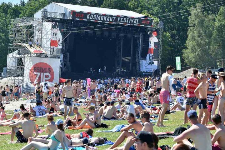 Viele Besucher des Kosmonaut-Festivals reisen mit dem Zug an.