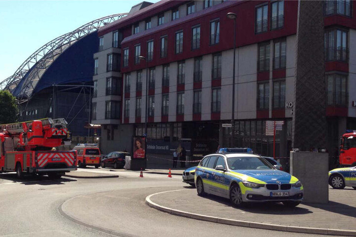 Die Polizei war mit mehr als zehn Wagen im Einsatz.
