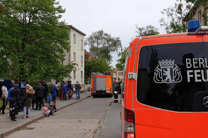 Auch die Berliner Feuerwehr ist im Einsatz vor Ort.