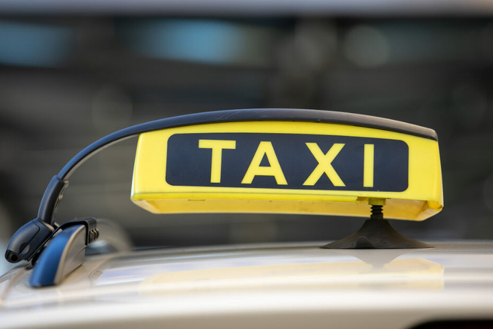 Die Taxis sollen sich künftig auf der Galeriestraße und hinter dem Kulti aufstellen.