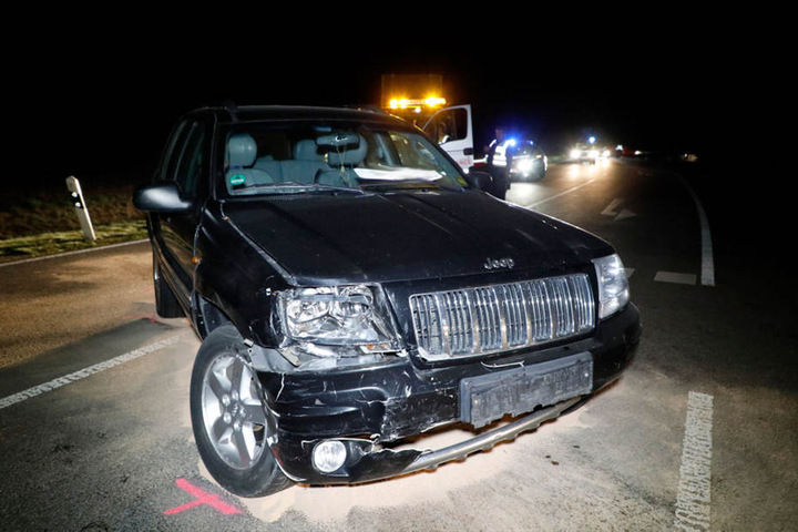 Der Jeep war beim Abbiegen in den Renault gekracht.