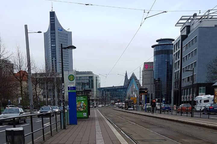 Im Leipziger Osten wartet man ebenfalls vergeblich auf die Bimmel. (Auf dem Foto: Johannisplatz in Leipzig)
