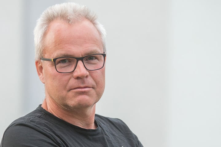 Geschockt! Pool-Eigner Jens Schöning (53) kann das Bubenstück immer noch nicht fassen.