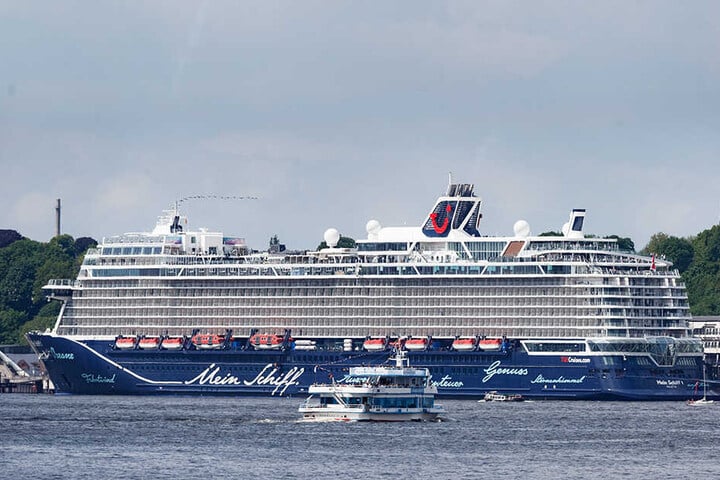 Der Luxus-Liner "Mein Schiff 1" war auf dem Weg nach Gdynia, als das Unglück passierte.