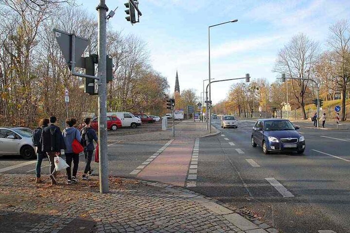 Eher die Ausnahme: Auf der Stauffenbergallee entschied sich die Stadt gegen Tempo 30. Foto: Ove Landgraf