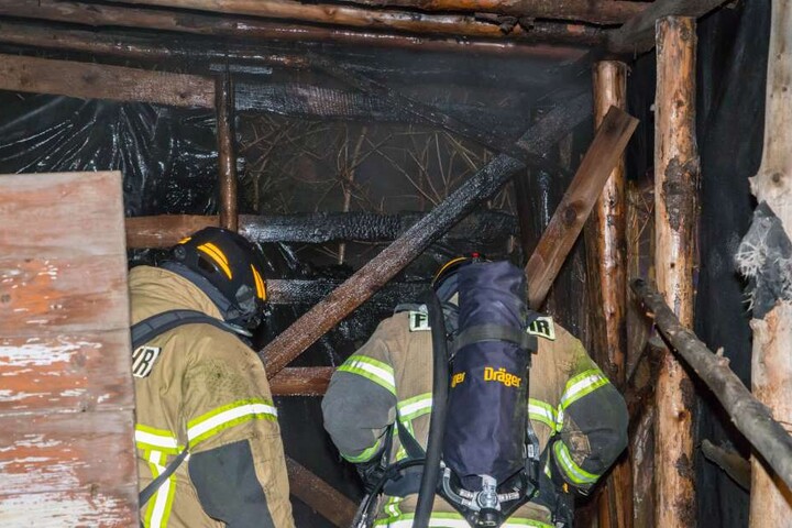 Den Schuppenbrand konnte die Feuerwehr schnell löschen.