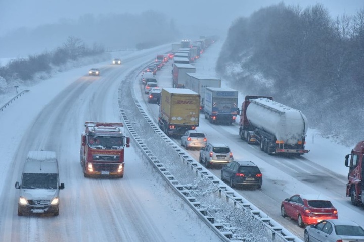 Stau auf der A72 in Richtung Chemnitz.