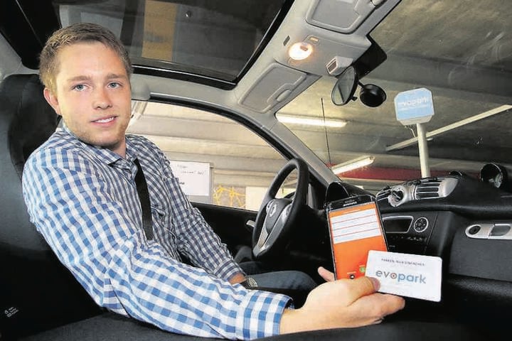 Jonas Volmer (24) betreibt zusammen mit seinen Eltern das Parkhaus.