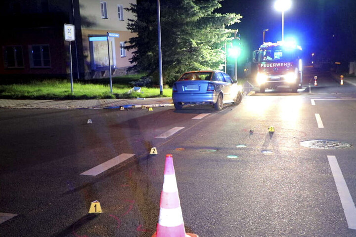 Ein Motorrad kollidierte auf der Straße des Friedens mit einem Opel.