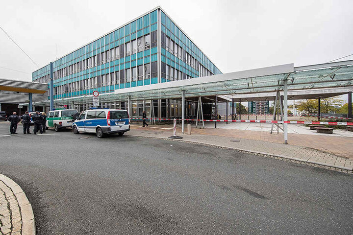 Gegen 17.00 Uhr wurde die Bahnhofssperrung aufgehoben.