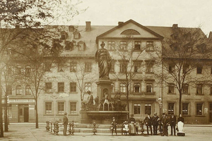 Der Saxoniabrunnen: Teile davon wurden für den neuen Saxonia-Brunnen auf dem Johannisplatz verwendet.