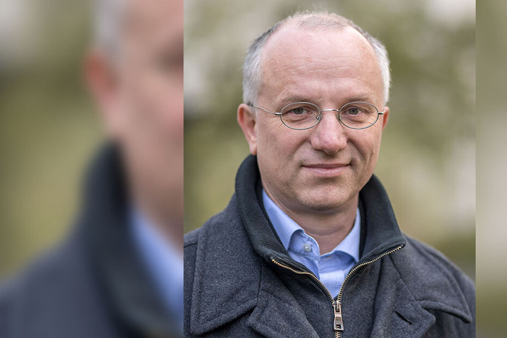 Lässt sich das Fest "Voll normal" nicht nehmen: Pfarrer Hans-Jörg Rummel.