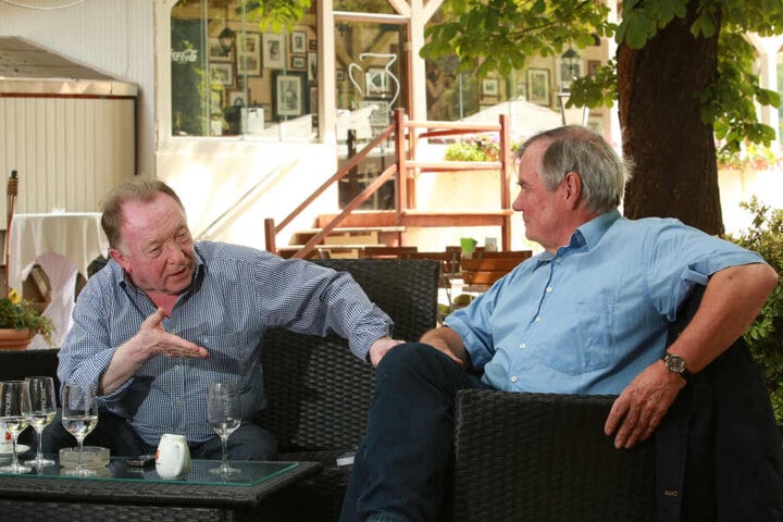 Peter Sodann (82) und Autor Bernd Küpperbusch (68) besprechen, wie aus dem Bestseller ein erfolgreicher Kinokrimi werden kann.