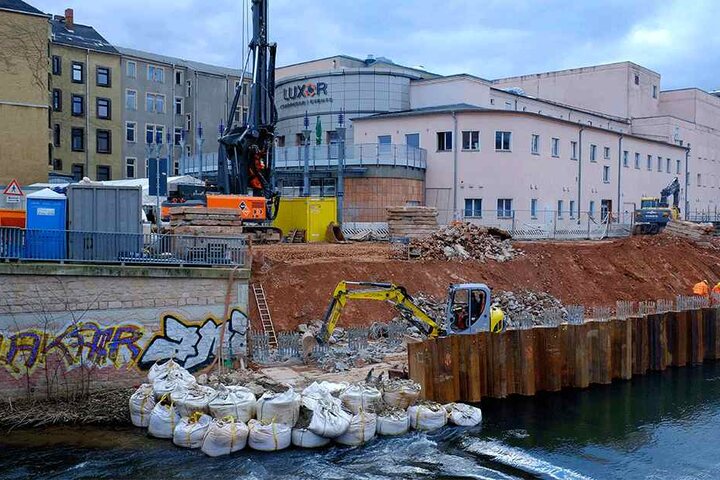 Am Luxorpalast lässt die Stadt Chemnitz für über 800 000 Euro eine neue Stützmauer bauen.