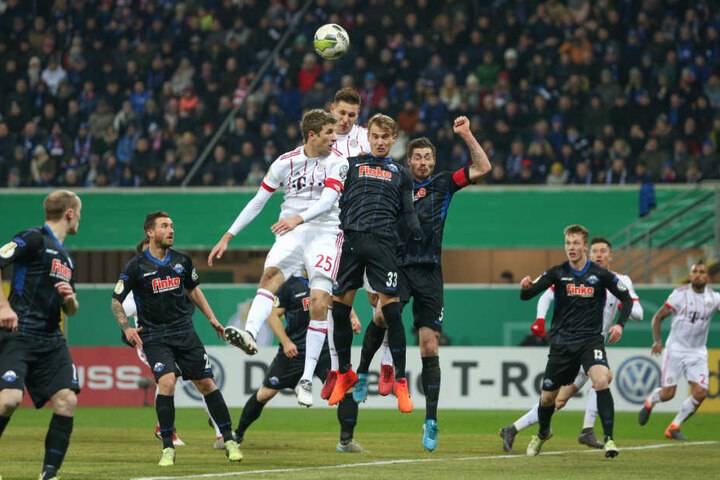Am Ende waren die Bayern doch eine Nummer zu groß für den SC Paderborn. Sie gewannen mit 6:0 gegen den Underdog.