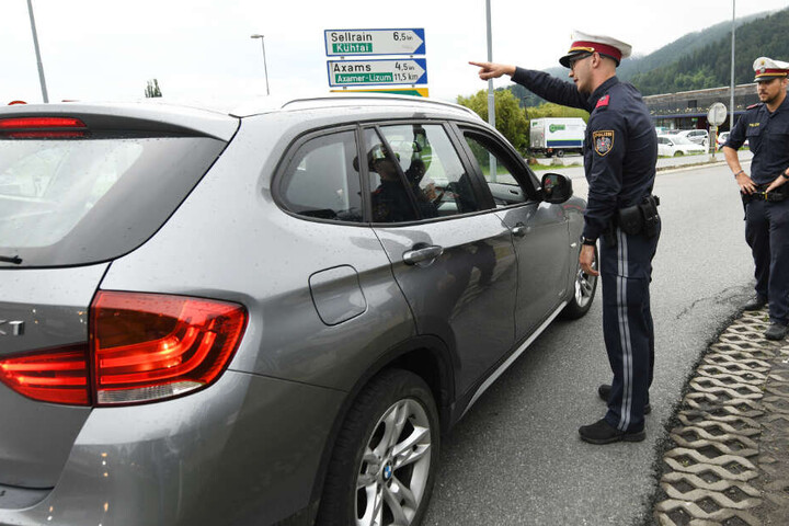 Bereits am Samstag hatten die zuständigen Beamten zahlreiche Autofahrer zurückgewiesen.