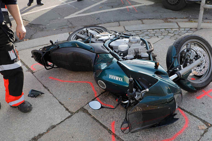 Der Fahrer der Yamaha wurde bei dem Unfall leicht verletzt.