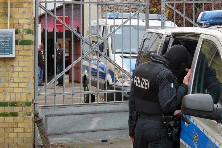 Erst zwei Tage nach der Schießerei wurde das Clubhaus der Hells Angels durchsucht. Die Türen standen offen, die Rocker grüßten freundlich.