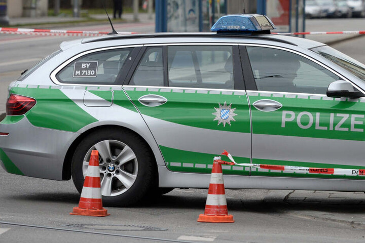 Die Ermittlungen der Münchner Polizei zum Todesfall auf der Party laufen. (Symbolbild)