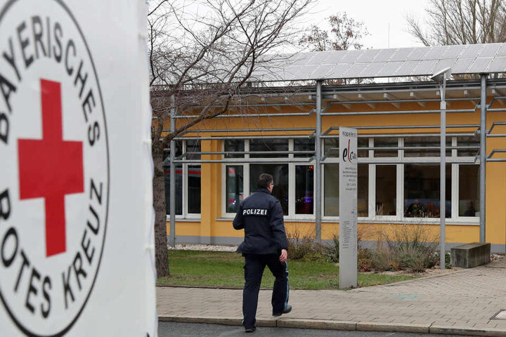 23 Menschen mussten nach dem Brand ins Krankenhaus gebracht werden. (Archivbild)