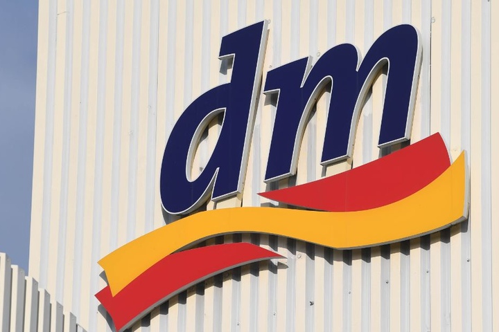 Betroffene Waren können in dm-Märkten zurückgegeben werden. (Symbolbild)