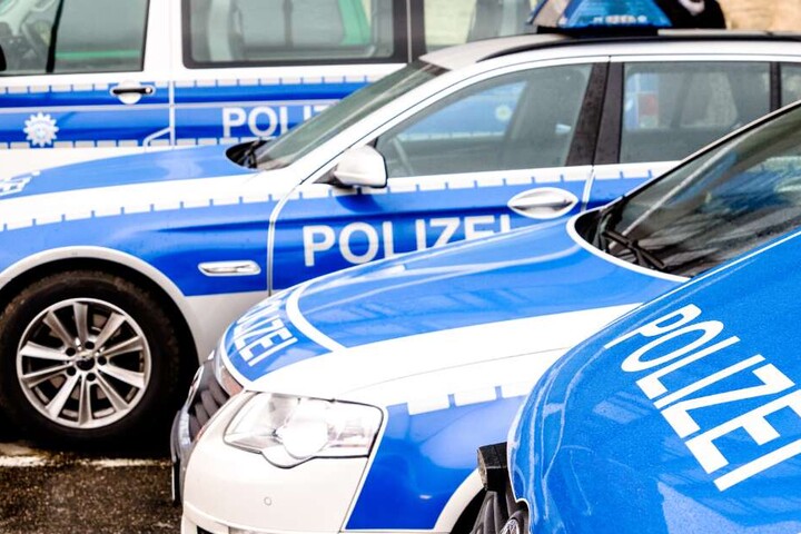 Die Polizei konnte den Raser nicht fassen und brach die Verfolgung ab. (Symbolbild)