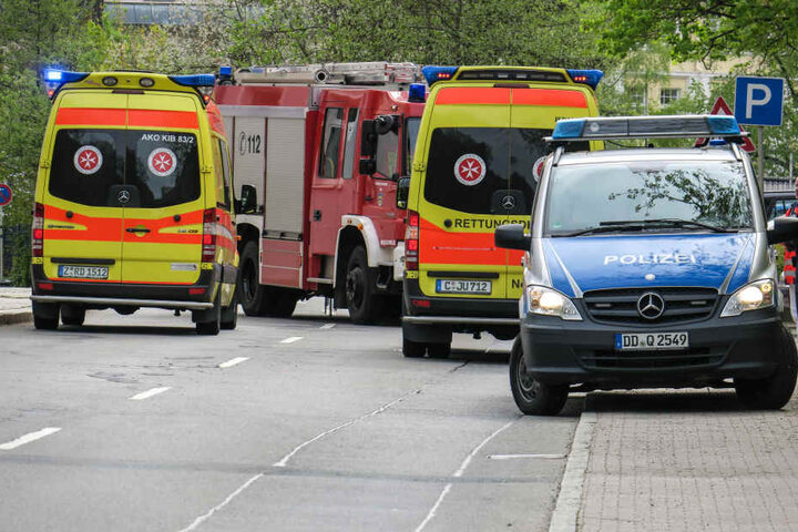 Die beiden Fahrer kamen mit den Rettungswagen ins Krankenhaus.