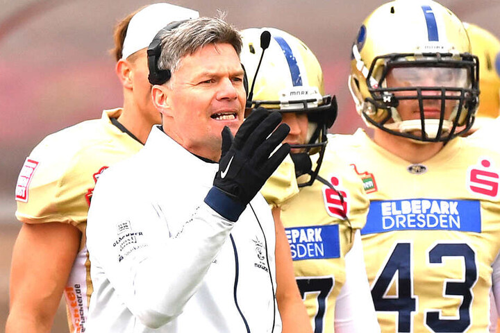 Headcoach Ulrich Däuber weiß, was für eine Hammeraufgabe heute auf seine Monarchs zukommt.