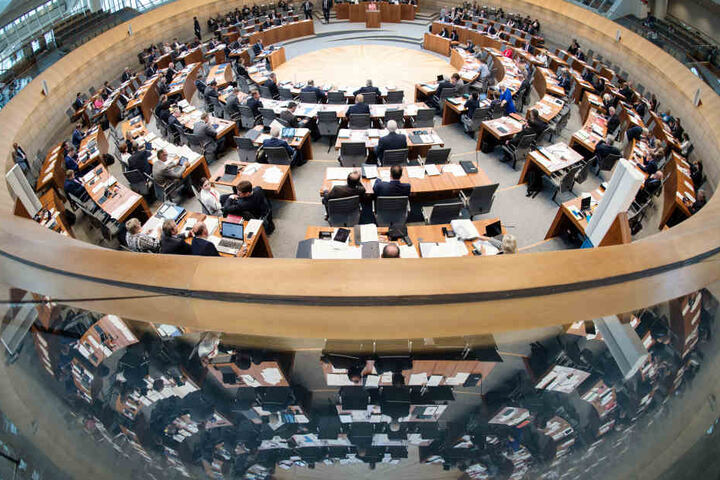 Der nordrhein-westfälische Landtag kommt am Freitag zu seiner Sitzung zusammen.