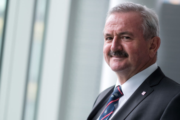Reimund Neugebauer, Präsident der Fraunhofer-Gesellschaft, hat keine Angst vor Robotern. (Archiv)