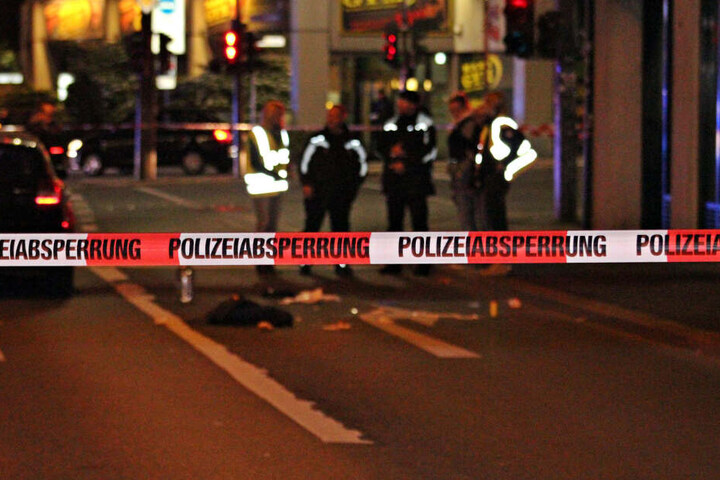 Der Tatort wurde von der Polizei abgesperrt.