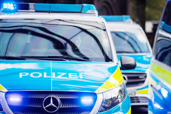 Erst die Polizei konnte den Mann zurück zu seiner Wohnung führen. (Symbolbild)