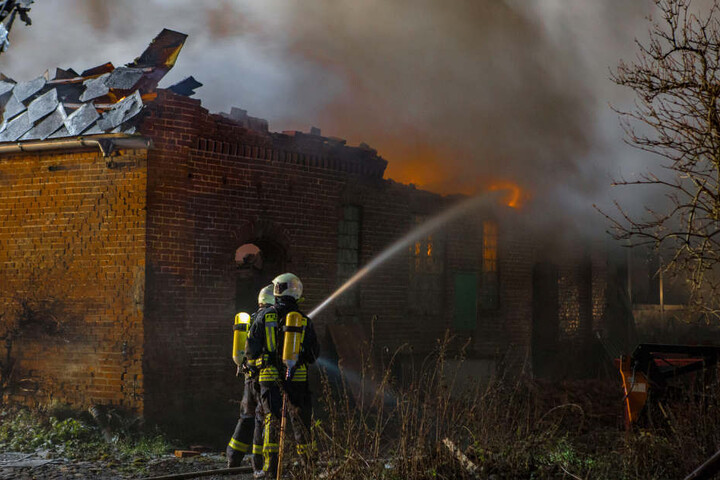 Das Feuer hatte sich schon ausgebreitet und den Dachstuhl zerstört.