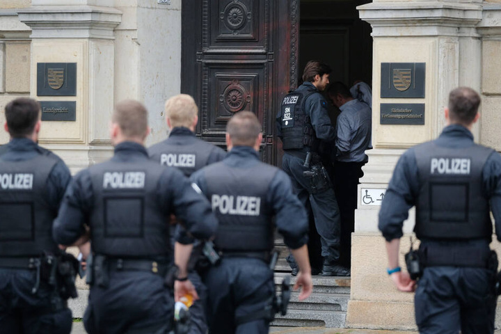Die vier in dem Prozess verurteilten Männer gehen gegen das Urteil vor.