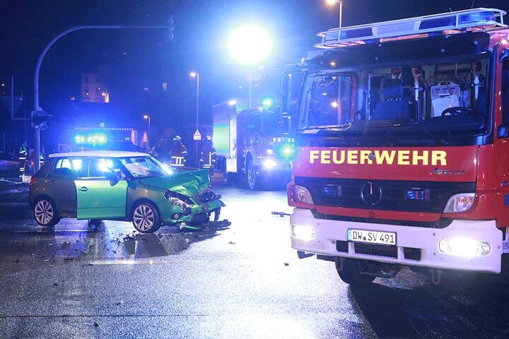 Zahlreiche Rettungskräfte waren vor Ort.