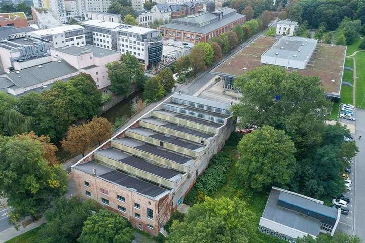 Bald soll der Umbau der einstigen Hartmannhalle am Ufer der Chemnitz starten.