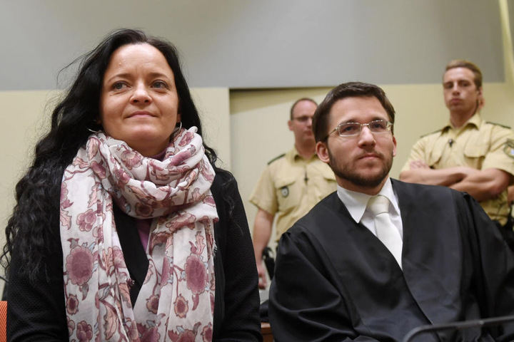 Eine lebenslange Haftstrafe wird für die Hauptangeklagte Beate Zschäpe gefordert.