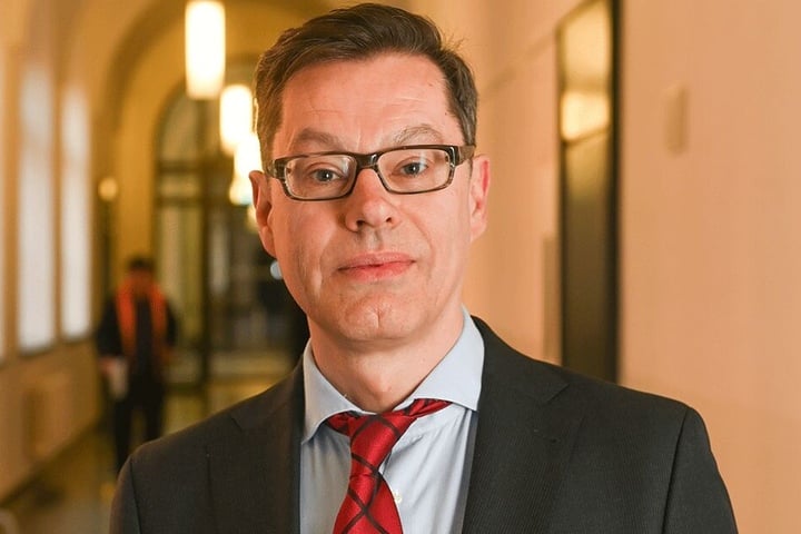 Vertritt die geschassten Planer: Anwalt Richard Althoff (55).