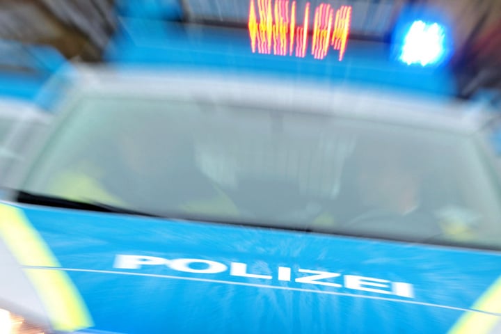 Die Fahndung nach dem mutmaßlichen Täter läuft noch.