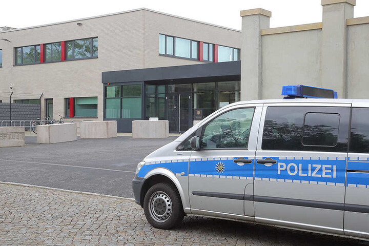 Bis mindestens Ende Februar 2020 wird im extra gesicherten Terror-Gerichtssaal am Dresdner Stadtrand verhandelt.