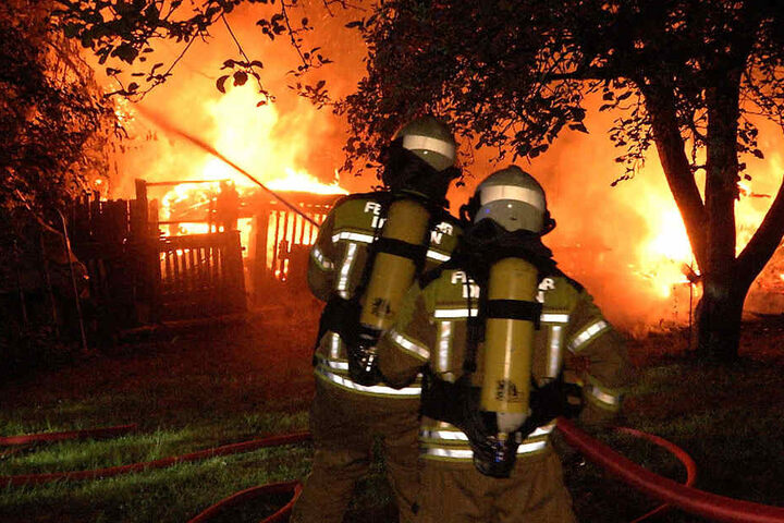 Ob es sich um Brandstiftung handelt, wird ermittelt.