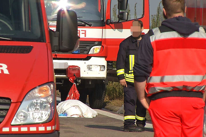 Der Lkw-Fahrer verstarb noch an der Unfallstelle.