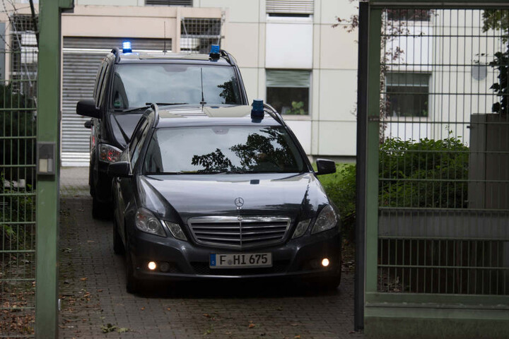 Bis zum 23. Oktober muss der Mann zunächst in Abschiebehaft.